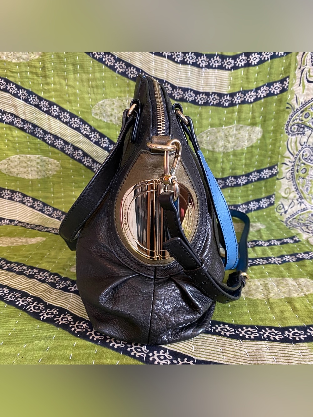 B Makowsky Black/ Blue Downtown Pebbled Leather Crossbody Satchel Purse - Picture 4 of 16